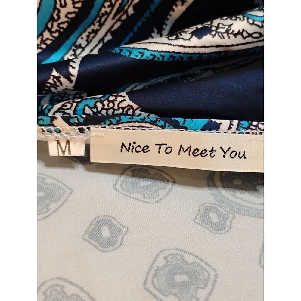 USED Nice To Meet You Handkerchief Top - Picture 4 of 4